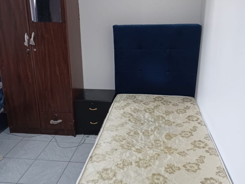 Executive Bed Space in Sheikh Zayed Road for Ladies and couples